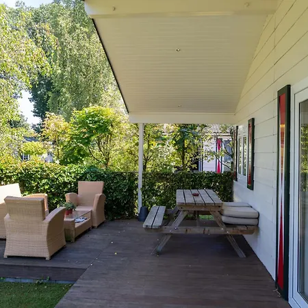 Getaway With Garden & Pool, Cleaning Included Voorthuizen