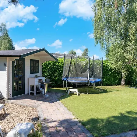 Getaway With Garden & Pool, Cleaning Included Voorthuizen